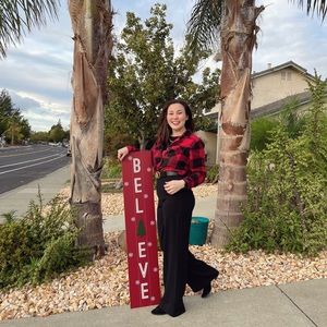 Meet your Posher, Elmira